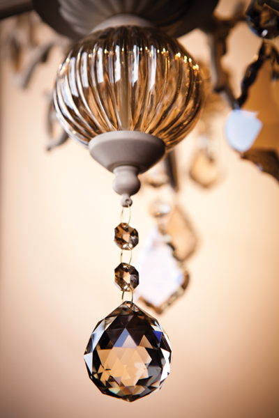 Люстра с тонированным хрусталем 3281/5 белый с золотом/тонированный хрусталь Strotskis Eurosvet