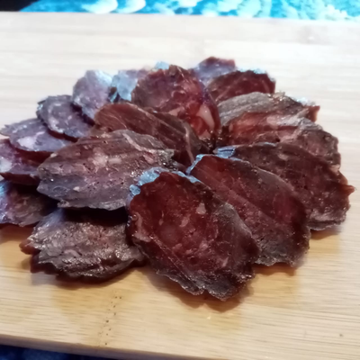 Колбаса можжевеловая говяжья сыровяленая натуральная | ферма СытникЪ