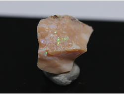 Опал благородный в пластиковом боксе, Эфиопия (11*8*8 мм, 0,1 г) №19734