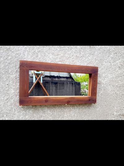 зеркало в раме из лиственницы