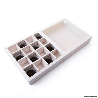 Коробка16 конфет, белая, 17,7 х 17,7 х 3,8 см