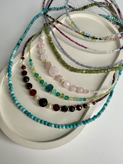 Чокер тонкий с огранкой, разные камни