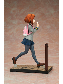 Фигурка 1/8 Отяко Урарака (Uraraka Ochaco School Uniform Ver.)
