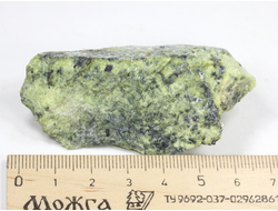 Змеевик, необработанный, дикий образец, Россия, КЧР, Урупский район (66*30*28 мм, 51 г) №37821