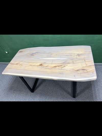 стол кухонный из массива карагача в светло-серой тонировке