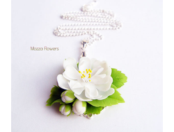 Кулон "Белоснежный жасмин".