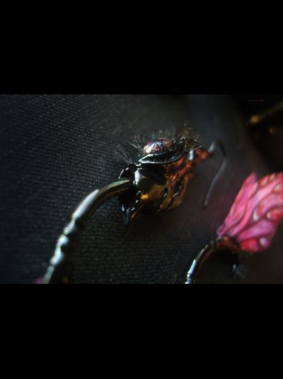 Серьги-крылышки &quot;Вне времени&quot; по мотивам фантастического фильма &quot;Эон Флакс&quot;