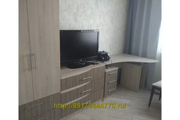 008 Шкаф с распашными дверьми, стол и тумба.
Фасады и корпус лдсп Egger:
H3090 Древесина Шорвуд ST22,
H3430 Сосна Аланд белая ST22
*Все ящики с доводчиками