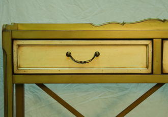 Консоль с верхними ящиками