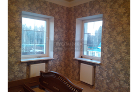 Окна без штор в детской для мальчика.