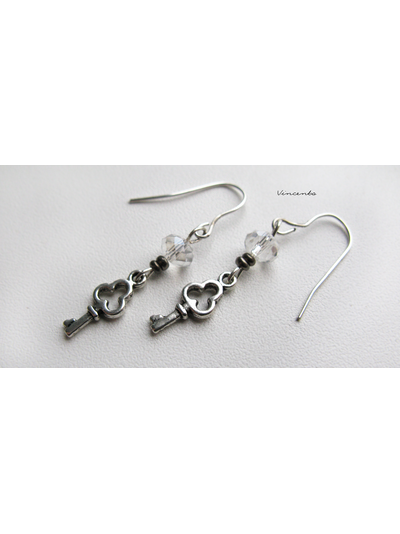 Ключ от сновидений. Необычные серьги-ключики с хрустальными бусинами