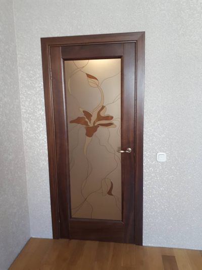 ЛАЙНДОР (УЛЬЯНОВСК)/ МОДЕЛЬ МАЛЬТА-2/ НАТУРАЛЬНЫЙ ШПОН АМЕРИКАНСКОГО ОРЕХА/ ТОН 23 (АМЕРИКАНСКИЙ ОРЕХ)