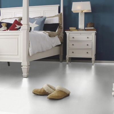 Биополы PURLINE Wineo 1500 wood XS Pure White PL025C в интерьере  комнаты