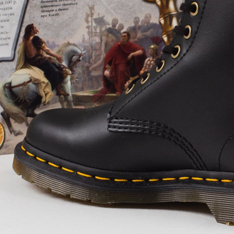Dr martens vintage store