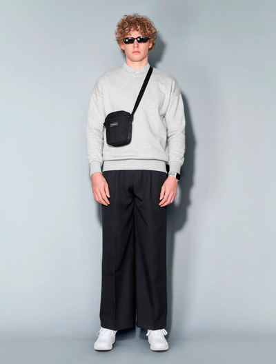 Сумка Consigned Flinn Crossbody Black на парне