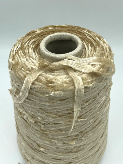 CARIAGGI art. VELVET 100% SE Шёлк   Nm.200 м в 100 г цв. 31686 золотисто-бежевый