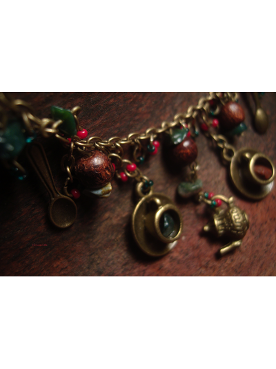 Благотворительность. &quot;Чаепитие с чародеем&quot;, тонкое колье с подвесками, деревянными и бусинами кварца