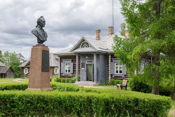 Музей-усадьба полководца А.В. Суворова