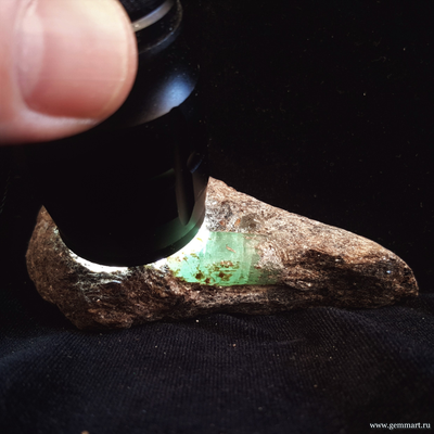 Берилл в слюдите. Россия. 95*55*30мм