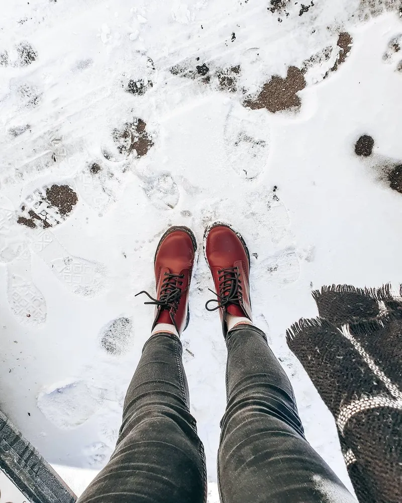 зимние бордовые ботинки dr. martens для женщин