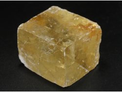 Кальцит оптический золотистый (исландский шпат), скол по спайности, Бразилия (40*35*25 мм, 76 г) №38299