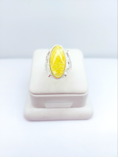 Кольцо "Лепесток" из желтого янтаря