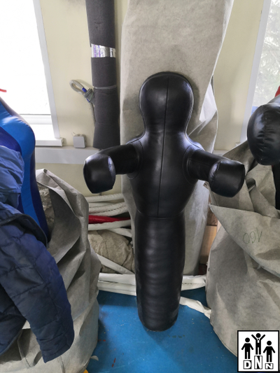 Манекен для борьбы одноногий классический