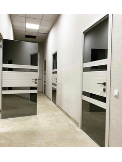 PRESTIGE. МОДЕЛЬ ULTRA 9, ГОРИЗОНТАЛЬНЫЕ ВСТАВКИ из СТЕКЛА LACOBEL или ЗЕРКАЛА,  АЛЮМИНИЕВАЯ КРОМКА ПО ТОРЦАМ  ДВЕРНОГО ПОЛОТНА