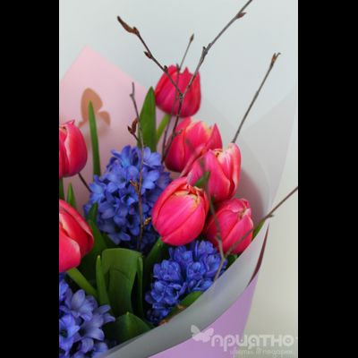 Букет цветов на 8 марта № 703