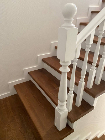 Деревянная лестница из ясеня