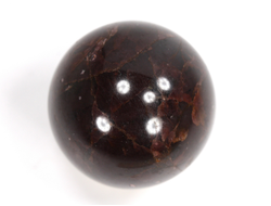 Шар Гранат Альмандин, Индия (28,5 мм, 48 г) №35927