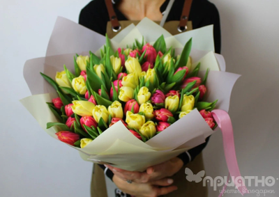 БУКЕТ ЦВЕТОВ НА ВКУС ФЛОРИСТА 15000р.