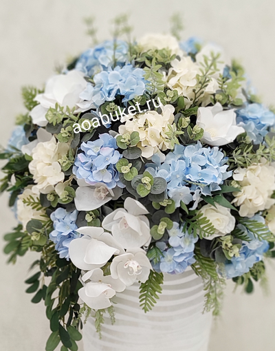 Композиция из искусственных цветов Гортензия бело-голубая №НП021/Купить на AOABUKET.ru