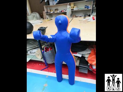 Манекен для борьбы двуногий МДБТ 4-0 (высота 1,5 м, вес 25-30 кг, тент) DNN