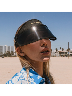 Козырек с UV защитой- стильная и надежная защита от солнца ( обязательно с применением солнцезащитного крема)