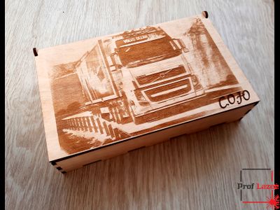 Подарочная коробка с лазерной гравировкой фотографии