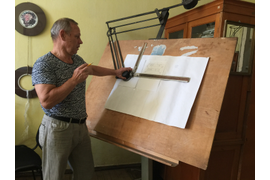 Научный сотрудник Виктор Крючков за проектированием рыбоводного объекта. 2019