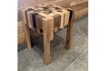 Табурет наборный из разных пород дерева. Работа spilcenter.com