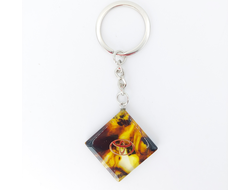 Брелок из натурального янтаря "Toyota"