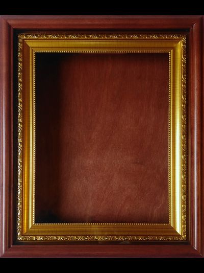 Киот деревянный с багетной рамой "под золото" для иконы формата 22х28см.