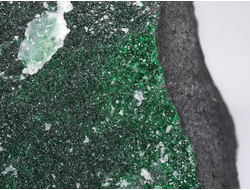 Уваровит кристаллы на породе, Урал (94*87*55 мм, 812 г) №25871