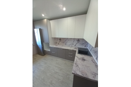 Кухня светло-серая 2