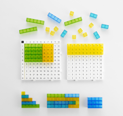 Математические доски и полупрозрачные кубики. Набор учебно-игровой.