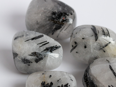 Кварц с черным турмалином (шерл) галтовка в ассортименте, Бразилия (27-32 мм, 17-21 г) №21385