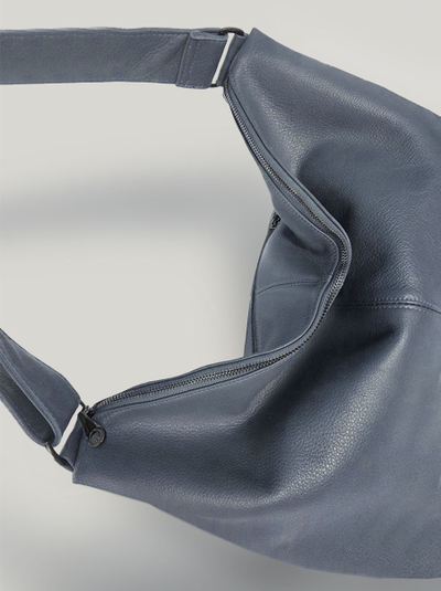 (АРТИКУЛ: 10103/8) СУМКА МЕШОК ЖЕНСКАЯ, БОЛЬШАЯ, НАТУРАЛЬНАЯ КОЖА, СЕРО-ГОЛУБАЯ, ШИРОКИЙ РЕМЕНЬ ЧЕРЕЗ ПЛЕЧО