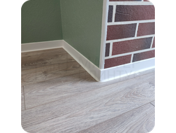 Плинтус ХДФ Dollken S60 Flex Life TOP 60мм Х 2,575 м - 1005 Белоснежный в интерьере 6