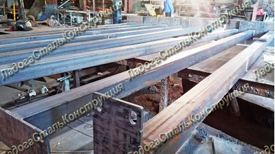 Колонны металлические квадратные