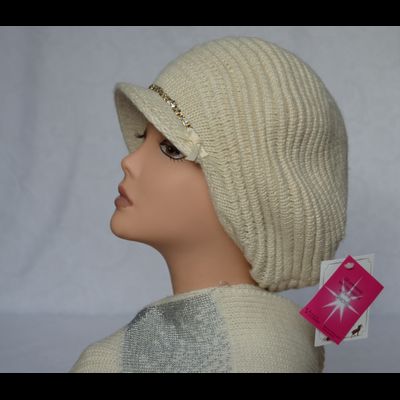 Женская белая вязаная кепка из альпака Vizio 5003