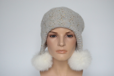 Vizio Италия 8022 шапка ушанка с помпонами белая фото