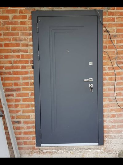 ЙОШКАР-ОЛА. АНТАРЕС. СТАЛЬ 2 мм. ТЕХНО СТРОНГ 115/ 125. МУАР СЕРЫЙ (Ral 7024)/ ДУБ ШАЛЕ СЕРЕБРО-СТЕКЛО СВЕТЛОЕ